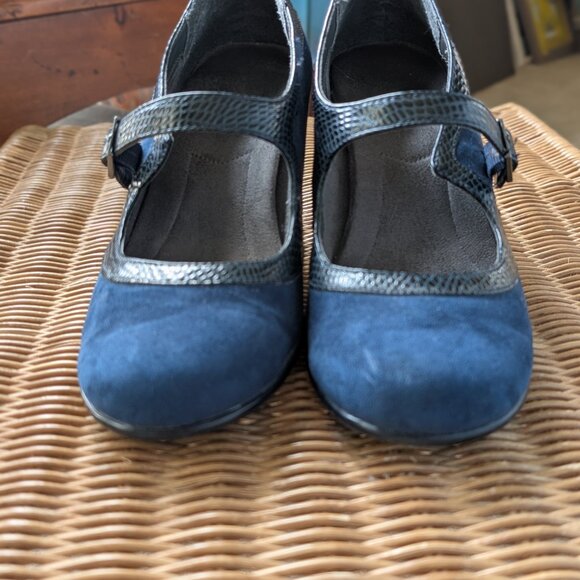 A2 by Aerosoles Navy Suede Mary Jane Pumps Size 9.5 EUC Comfortable Heels - Picture 5 of 12